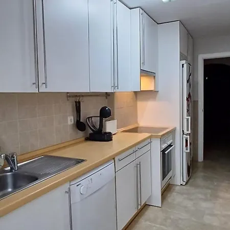 De Tres Muy Espacioso Con Jardines Y Piscinas Apart-hotel