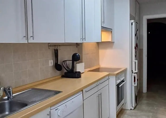 De Tres Muy Espacioso Con Jardines Y Piscinas Aparthotel