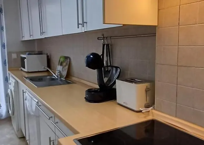 Aparthotel De Tres Muy Espacioso Con Jardines Y Piscinas 3*